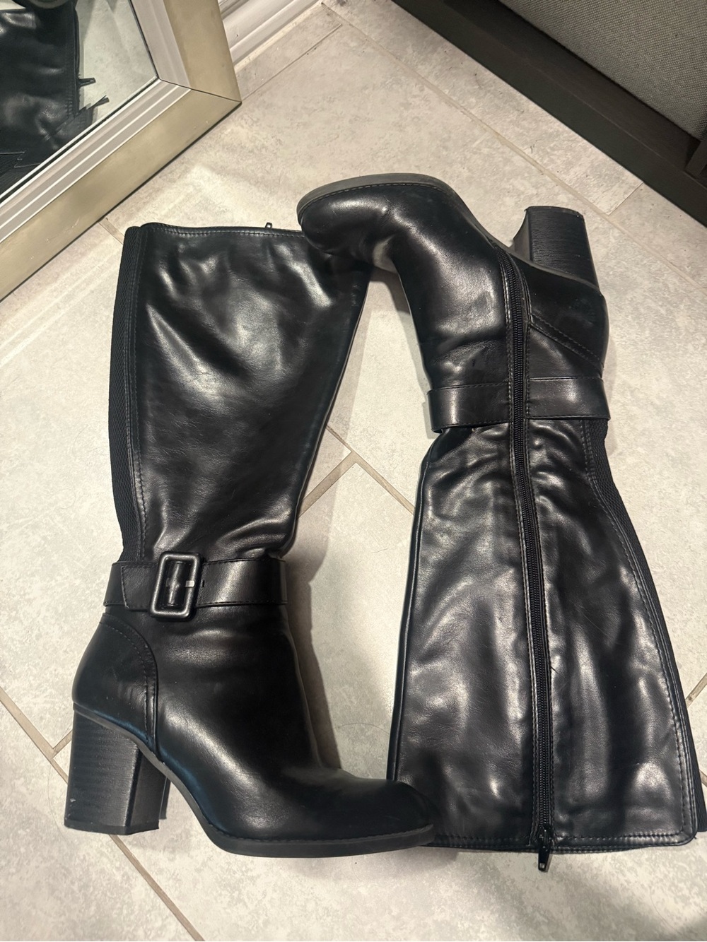 Women's Black Leather Knee-High Heeled Boots